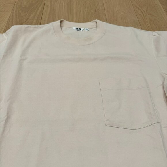 *SOLD* Uniqlo Long Sleeve Crew Neck Pocket T-Shirt Cream LARGE NWOT - Picture 2 of 4